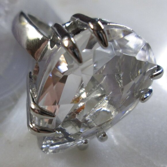 Large Teardrop cubic zirconia Cocktail ring - Picture 5 of 8